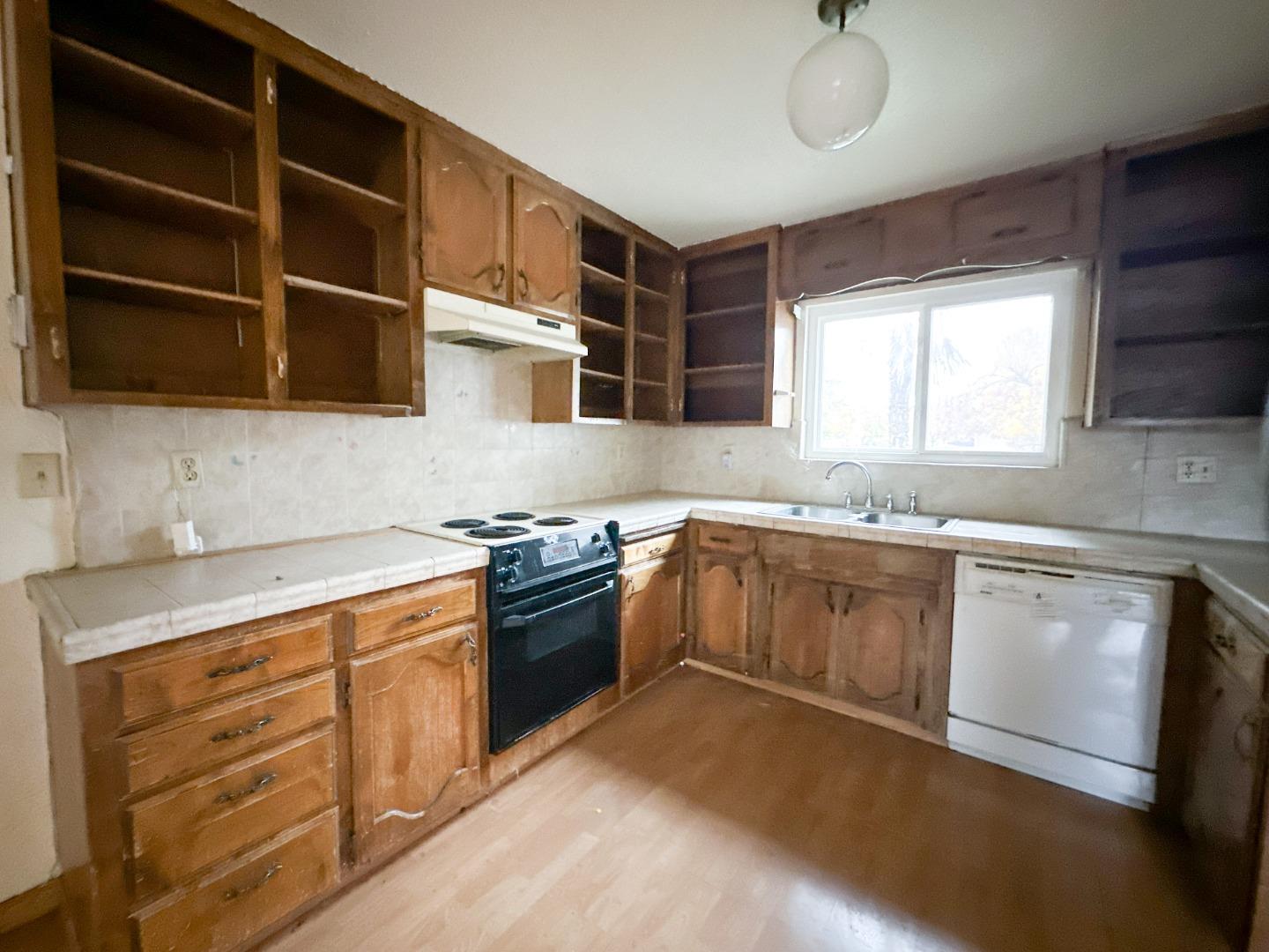 Detail Gallery Image 17 of 27 For 1465 W Tuolumne Rd, Turlock,  CA 95382 - 3 Beds | 2 Baths