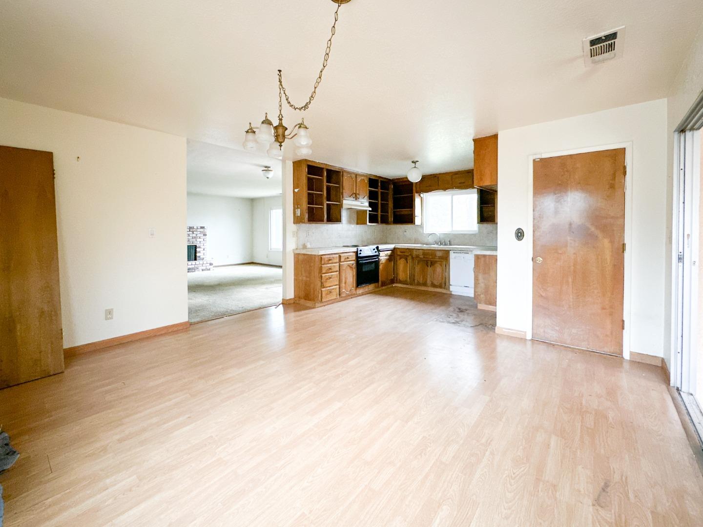 Detail Gallery Image 19 of 27 For 1465 W Tuolumne Rd, Turlock,  CA 95382 - 3 Beds | 2 Baths