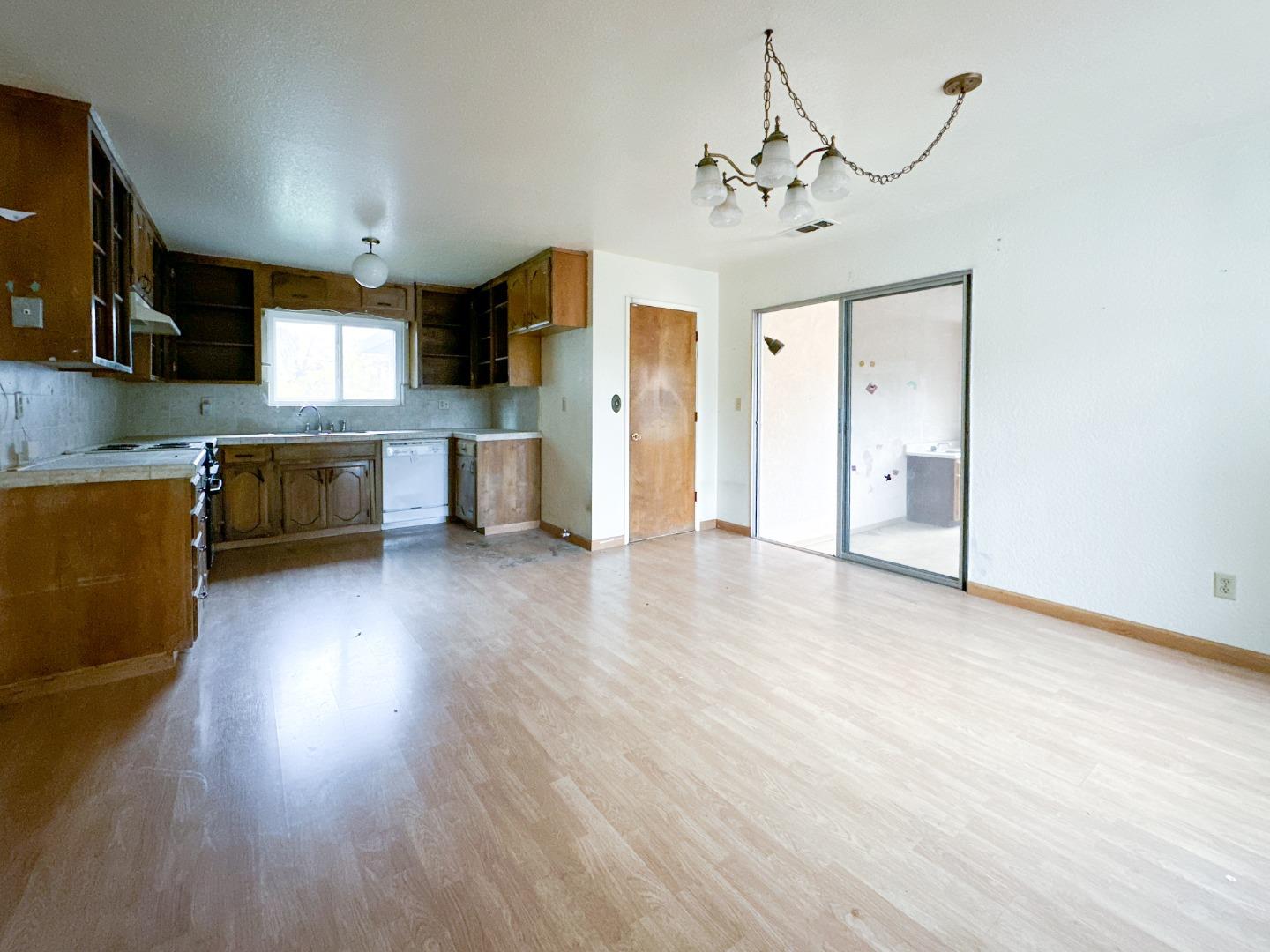 Detail Gallery Image 20 of 27 For 1465 W Tuolumne Rd, Turlock,  CA 95382 - 3 Beds | 2 Baths