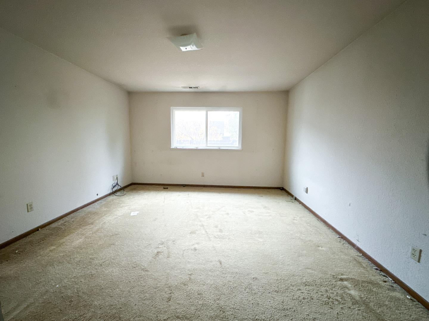 Detail Gallery Image 4 of 27 For 1465 W Tuolumne Rd, Turlock,  CA 95382 - 3 Beds | 2 Baths