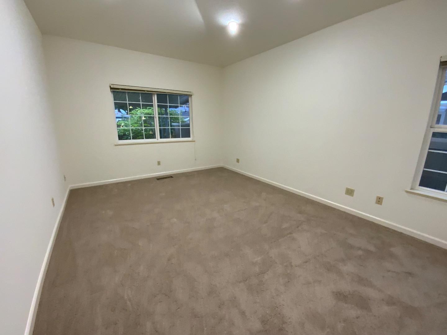 Detail Gallery Image 10 of 37 For 61 Orchard Ave, Redwood City,  CA 94061 - 4 Beds | 3/1 Baths