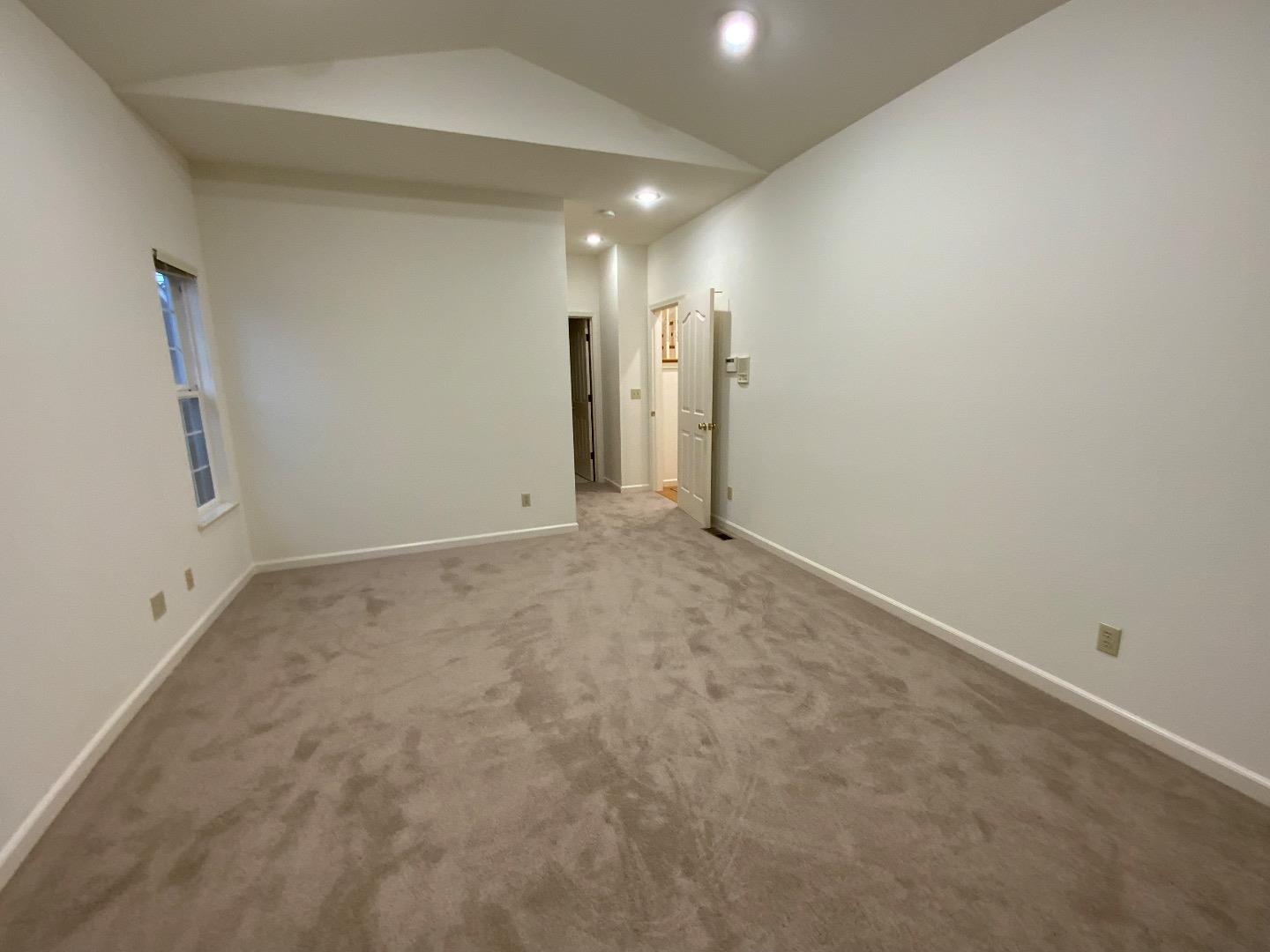 Detail Gallery Image 11 of 37 For 61 Orchard Ave, Redwood City,  CA 94061 - 4 Beds | 3/1 Baths