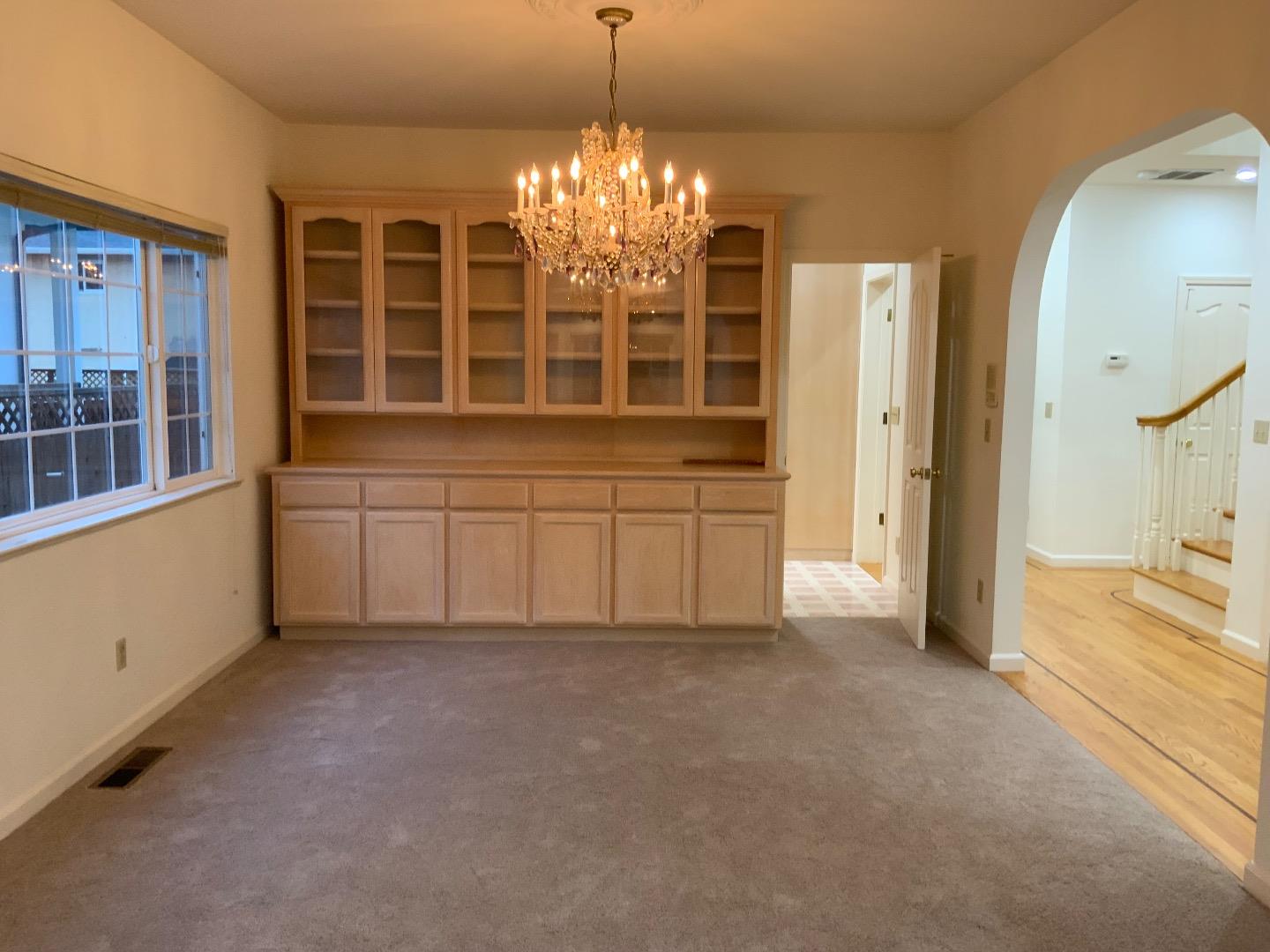 Detail Gallery Image 2 of 37 For 61 Orchard Ave, Redwood City,  CA 94061 - 4 Beds | 3/1 Baths