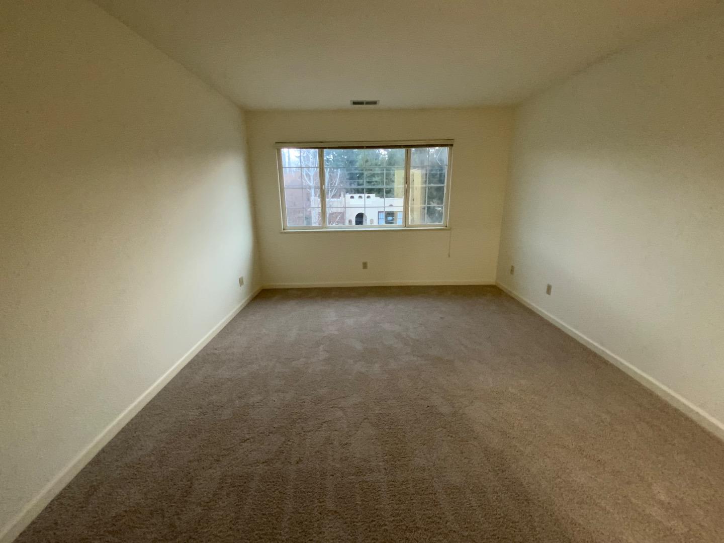 Detail Gallery Image 21 of 37 For 61 Orchard Ave, Redwood City,  CA 94061 - 4 Beds | 3/1 Baths