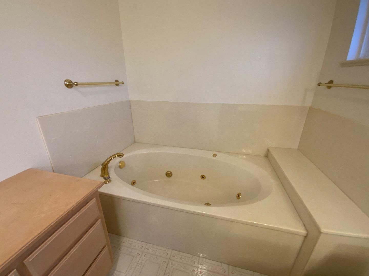 Detail Gallery Image 26 of 37 For 61 Orchard Ave, Redwood City,  CA 94061 - 4 Beds | 3/1 Baths