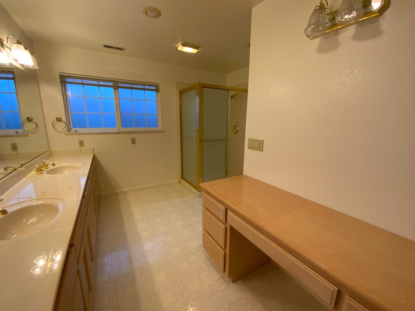 Detail Gallery Image 27 of 37 For 61 Orchard Ave, Redwood City,  CA 94061 - 4 Beds | 3/1 Baths