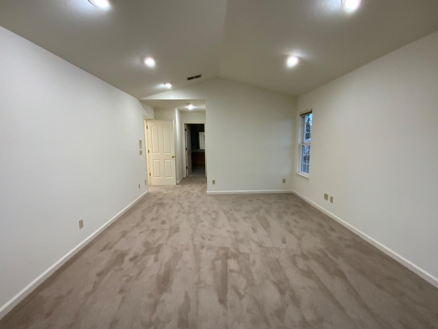 Detail Gallery Image 28 of 37 For 61 Orchard Ave, Redwood City,  CA 94061 - 4 Beds | 3/1 Baths