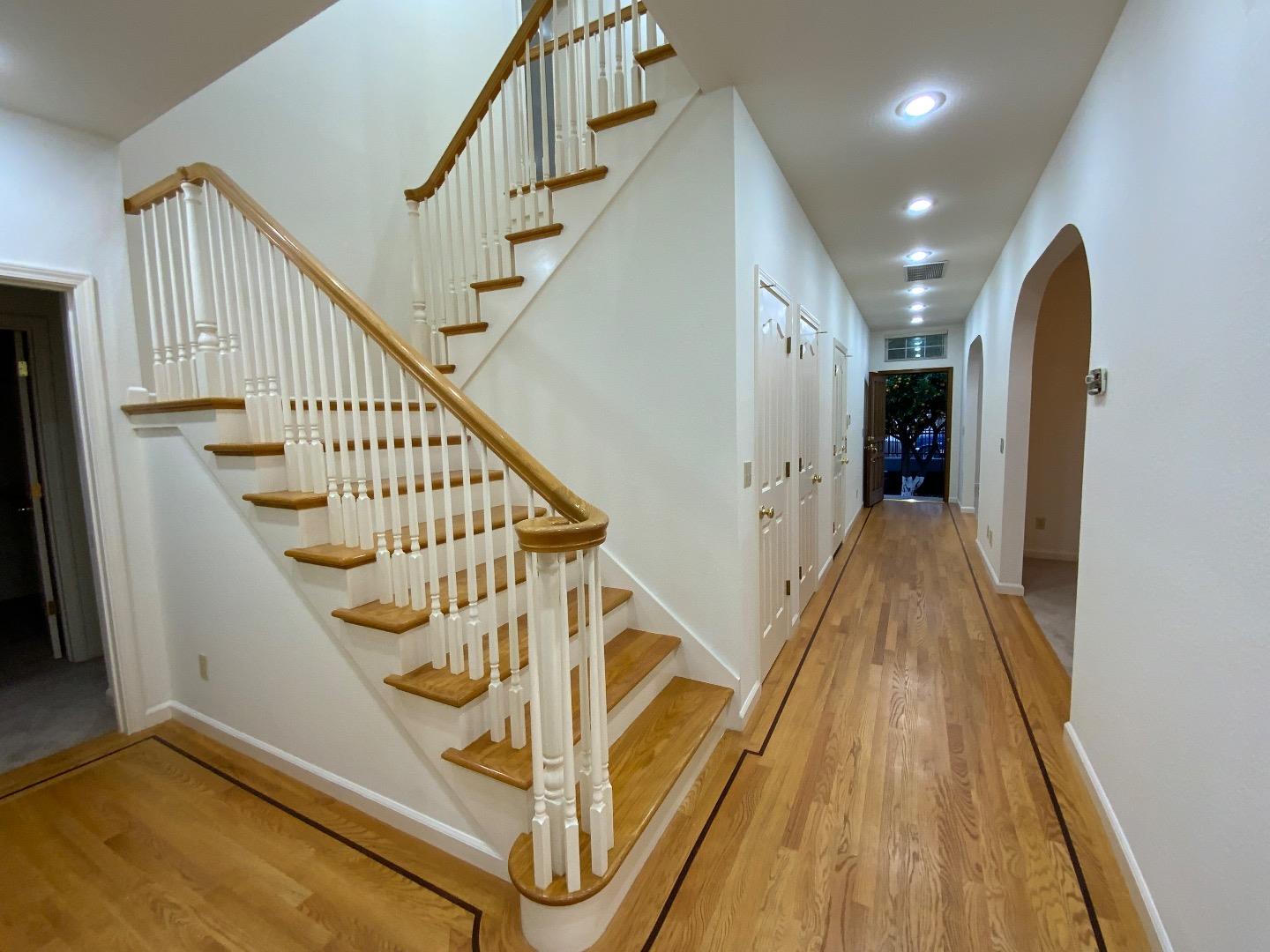 Detail Gallery Image 9 of 37 For 61 Orchard Ave, Redwood City,  CA 94061 - 4 Beds | 3/1 Baths