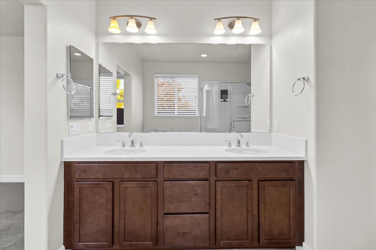 Detail Gallery Image 22 of 59 For 215 Lucero Dr, Hollister,  CA 95023 - 3 Beds | 2 Baths