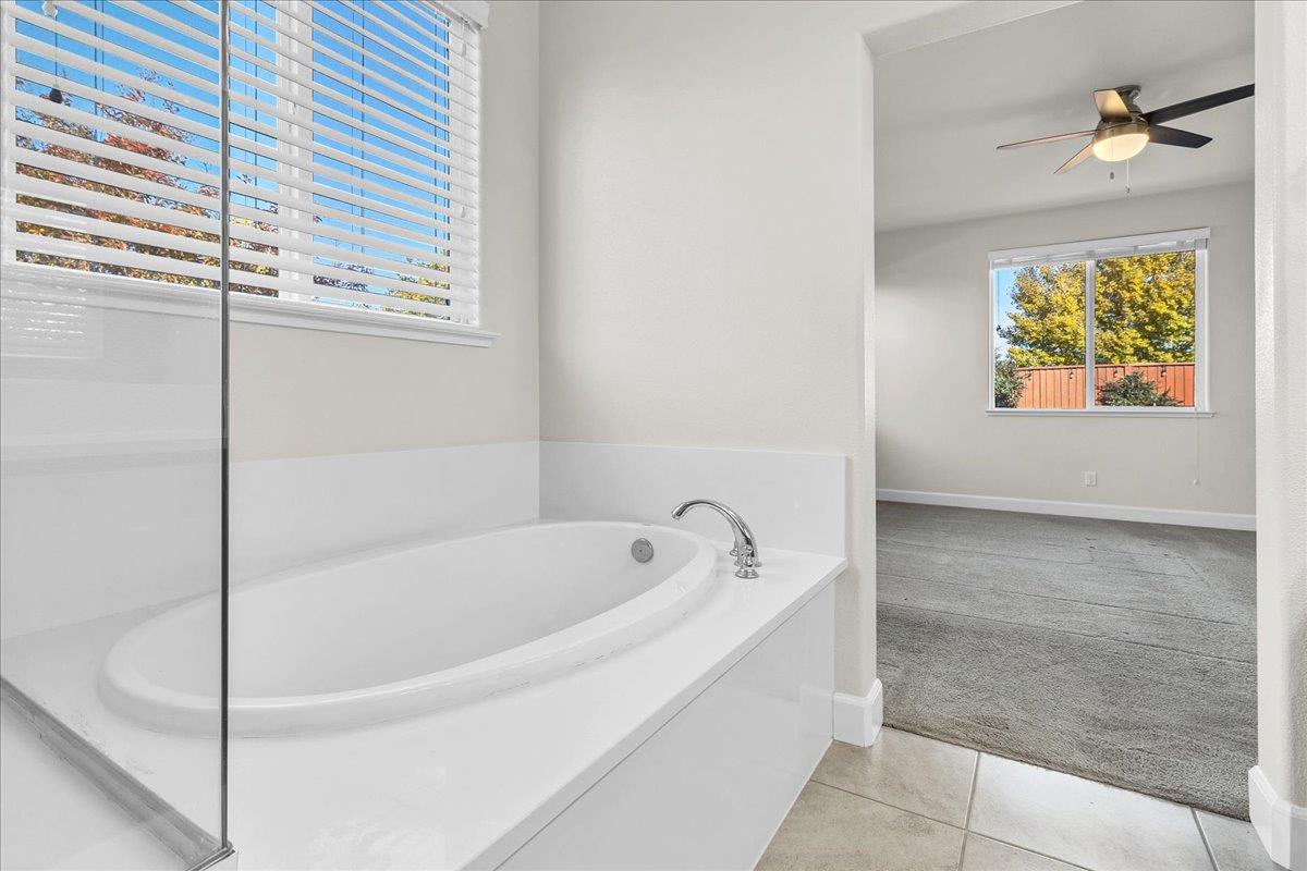 Detail Gallery Image 23 of 59 For 215 Lucero Dr, Hollister,  CA 95023 - 3 Beds | 2 Baths