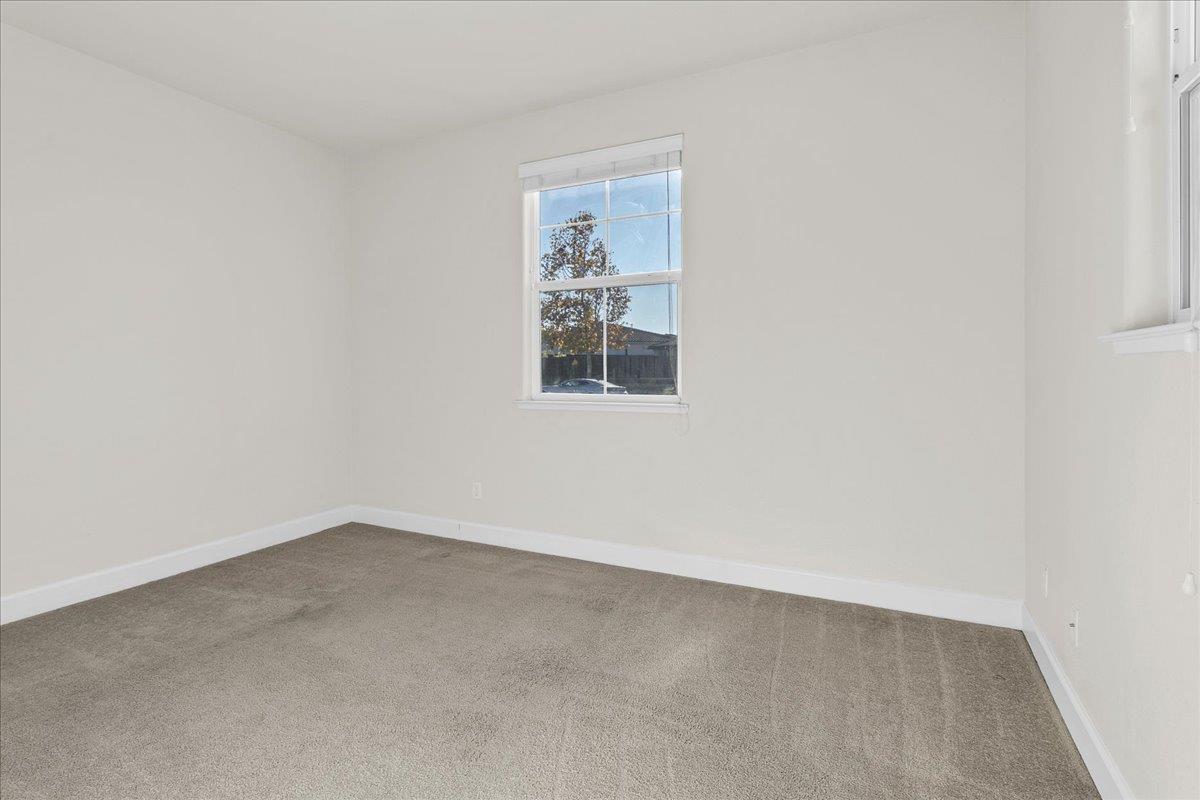 Detail Gallery Image 31 of 59 For 215 Lucero Dr, Hollister,  CA 95023 - 3 Beds | 2 Baths