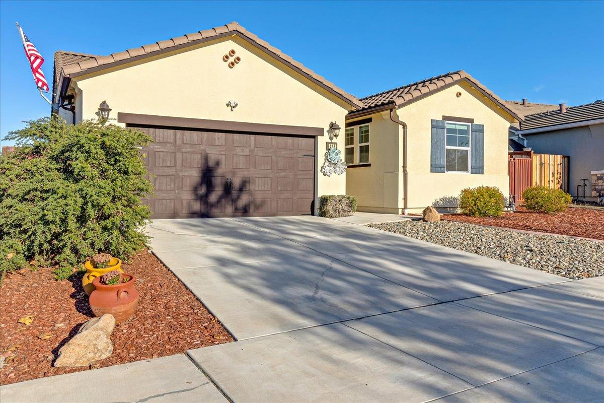 Detail Gallery Image 4 of 59 For 215 Lucero Dr, Hollister,  CA 95023 - 3 Beds | 2 Baths