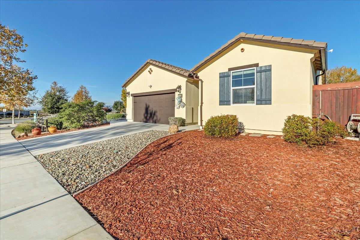 Detail Gallery Image 5 of 59 For 215 Lucero Dr, Hollister,  CA 95023 - 3 Beds | 2 Baths