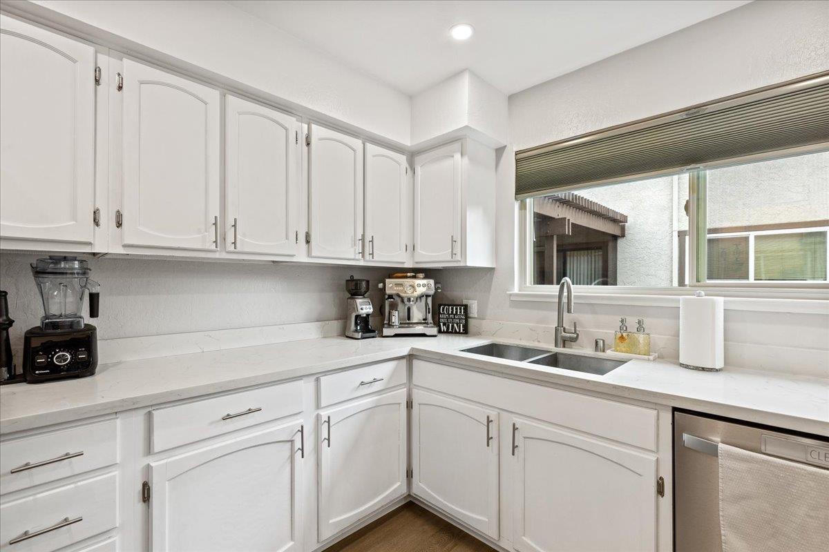 Detail Gallery Image 10 of 29 For 1323 Fruitdale Ave, San Jose,  CA 95126 - 2 Beds | 2/1 Baths