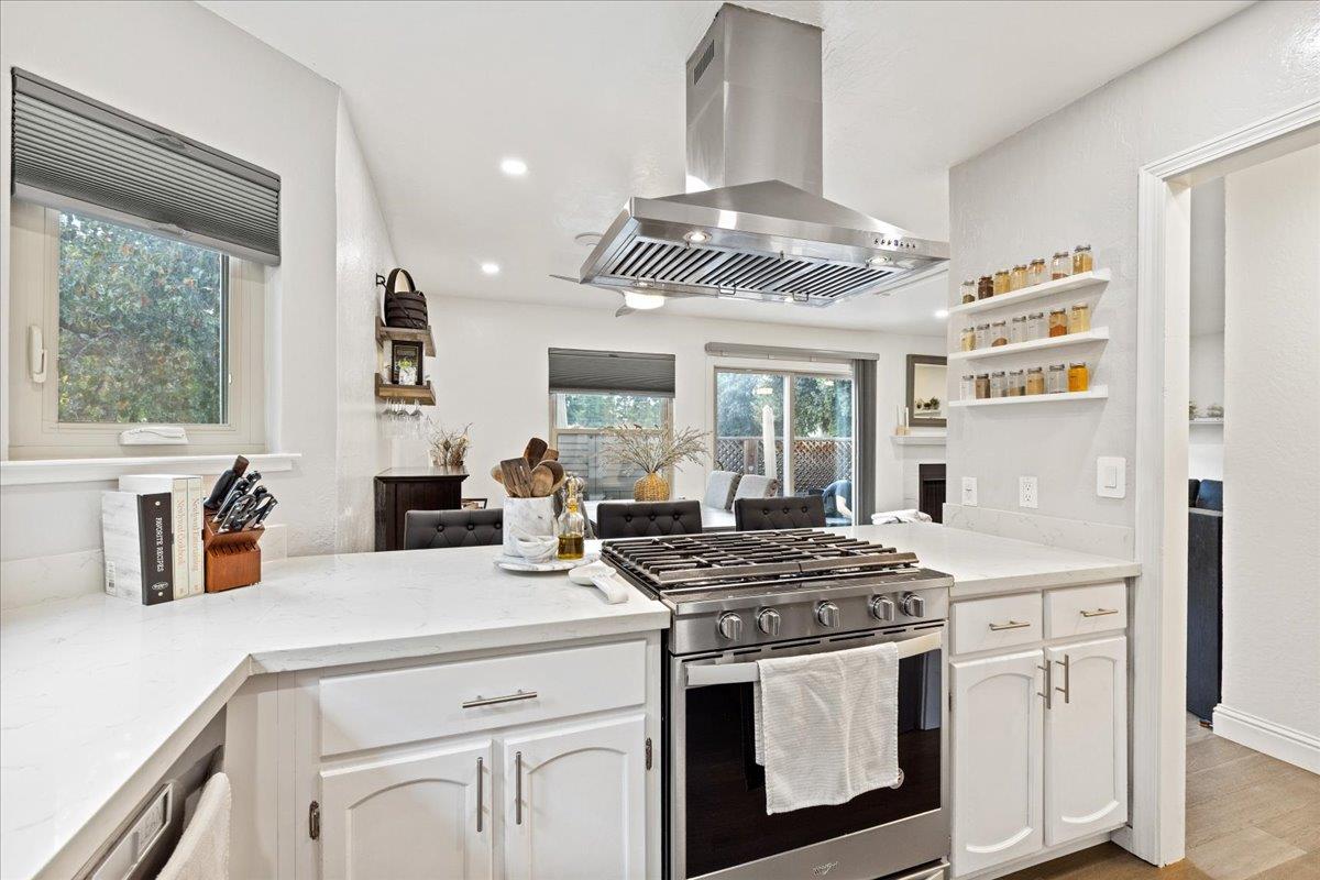 Detail Gallery Image 9 of 29 For 1323 Fruitdale Ave, San Jose,  CA 95126 - 2 Beds | 2/1 Baths