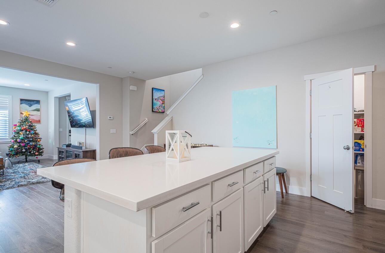 Detail Gallery Image 13 of 43 For 19130 Fallingwater Ln, Marina,  CA 93933 - 3 Beds | 2/1 Baths