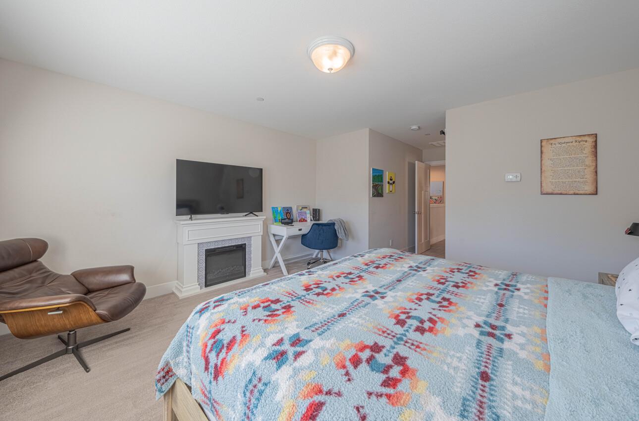 Detail Gallery Image 20 of 43 For 19130 Fallingwater Ln, Marina,  CA 93933 - 3 Beds | 2/1 Baths