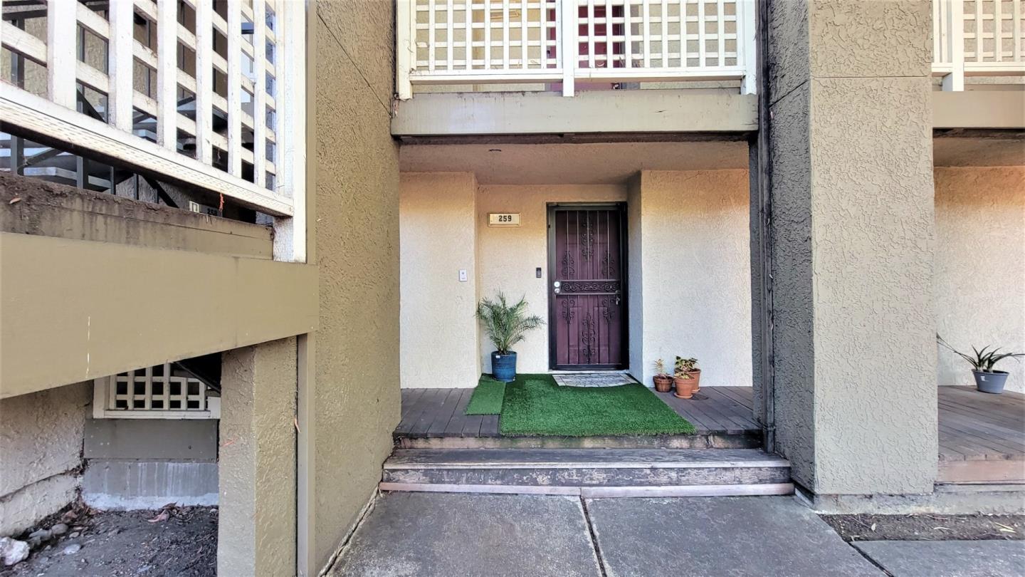 Detail Gallery Image 3 of 25 For 680 Dartmore Ln #259,  Hayward,  CA 94544 - 2 Beds | 2 Baths