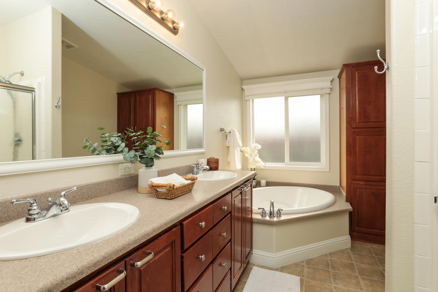Detail Gallery Image 15 of 25 For 1225 Vienna Dr #225,  Sunnyvale,  CA 94089 - 3 Beds | 2 Baths