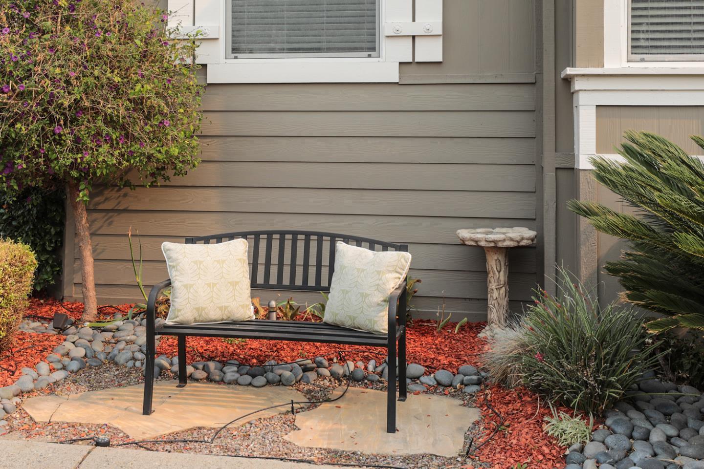 Detail Gallery Image 3 of 25 For 1225 Vienna Dr #225,  Sunnyvale,  CA 94089 - 3 Beds | 2 Baths