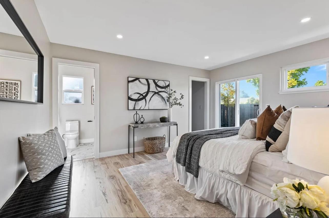 Detail Gallery Image 12 of 28 For 1439 Bittern Dr, Sunnyvale,  CA 94087 - 4 Beds | 2 Baths