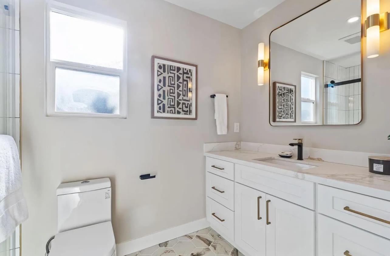 Detail Gallery Image 13 of 28 For 1439 Bittern Dr, Sunnyvale,  CA 94087 - 4 Beds | 2 Baths