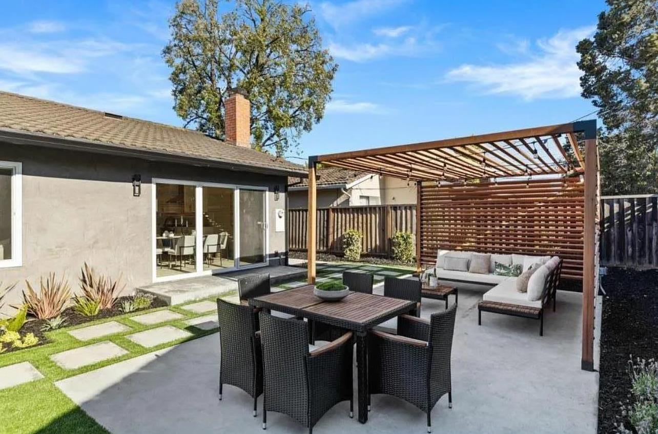 Detail Gallery Image 19 of 28 For 1439 Bittern Dr, Sunnyvale,  CA 94087 - 4 Beds | 2 Baths