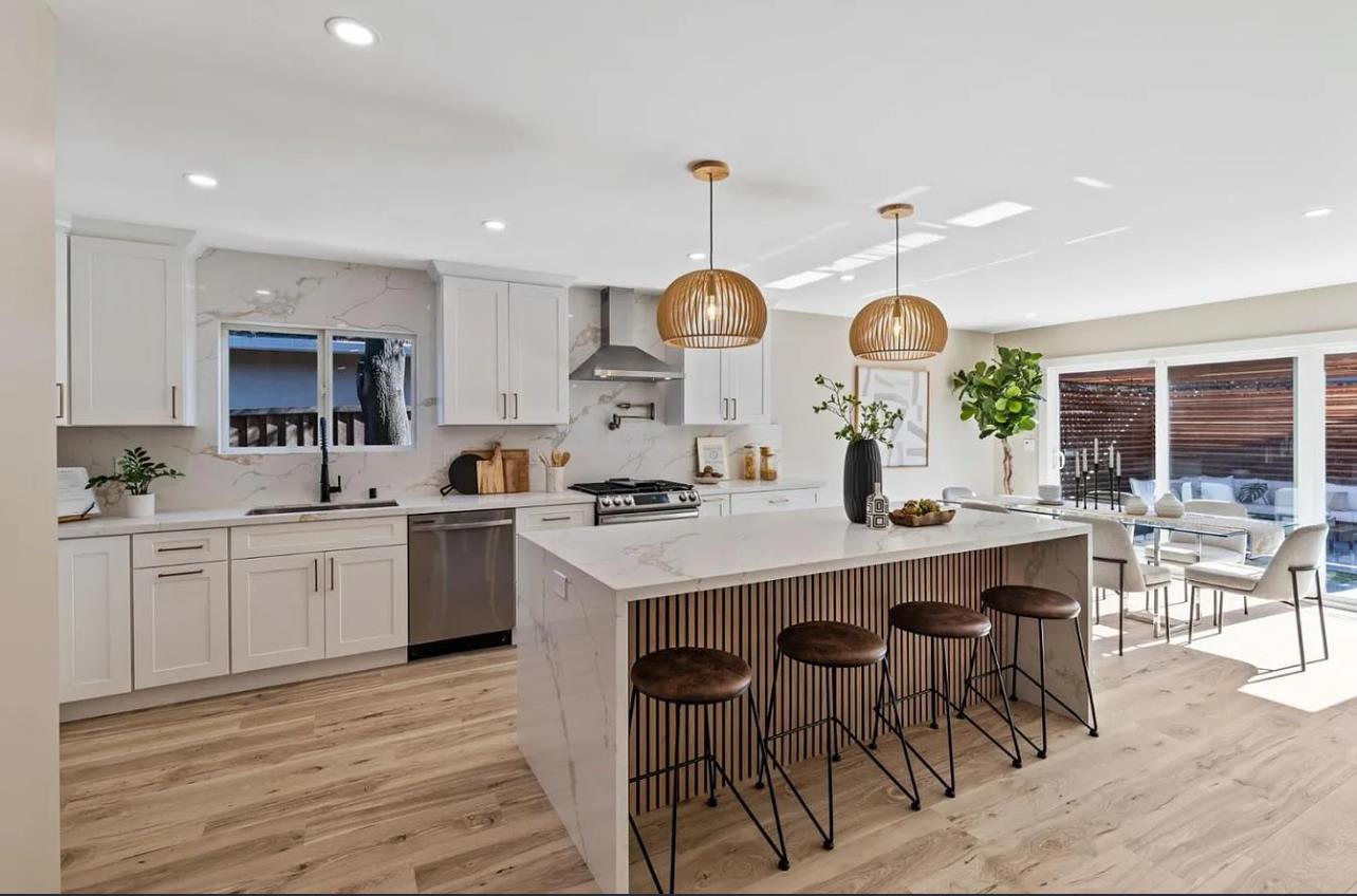 Detail Gallery Image 2 of 28 For 1439 Bittern Dr, Sunnyvale,  CA 94087 - 4 Beds | 2 Baths