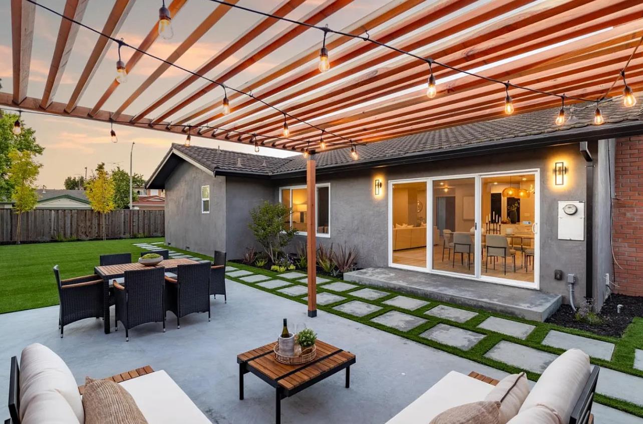 Detail Gallery Image 21 of 28 For 1439 Bittern Dr, Sunnyvale,  CA 94087 - 4 Beds | 2 Baths