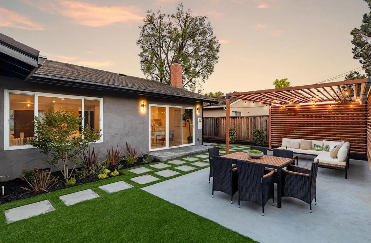 Detail Gallery Image 26 of 28 For 1439 Bittern Dr, Sunnyvale,  CA 94087 - 4 Beds | 2 Baths