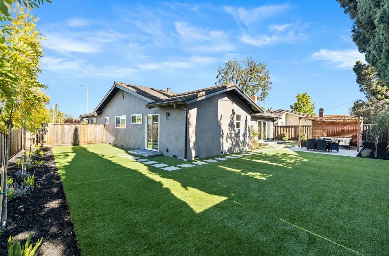 Detail Gallery Image 27 of 28 For 1439 Bittern Dr, Sunnyvale,  CA 94087 - 4 Beds | 2 Baths