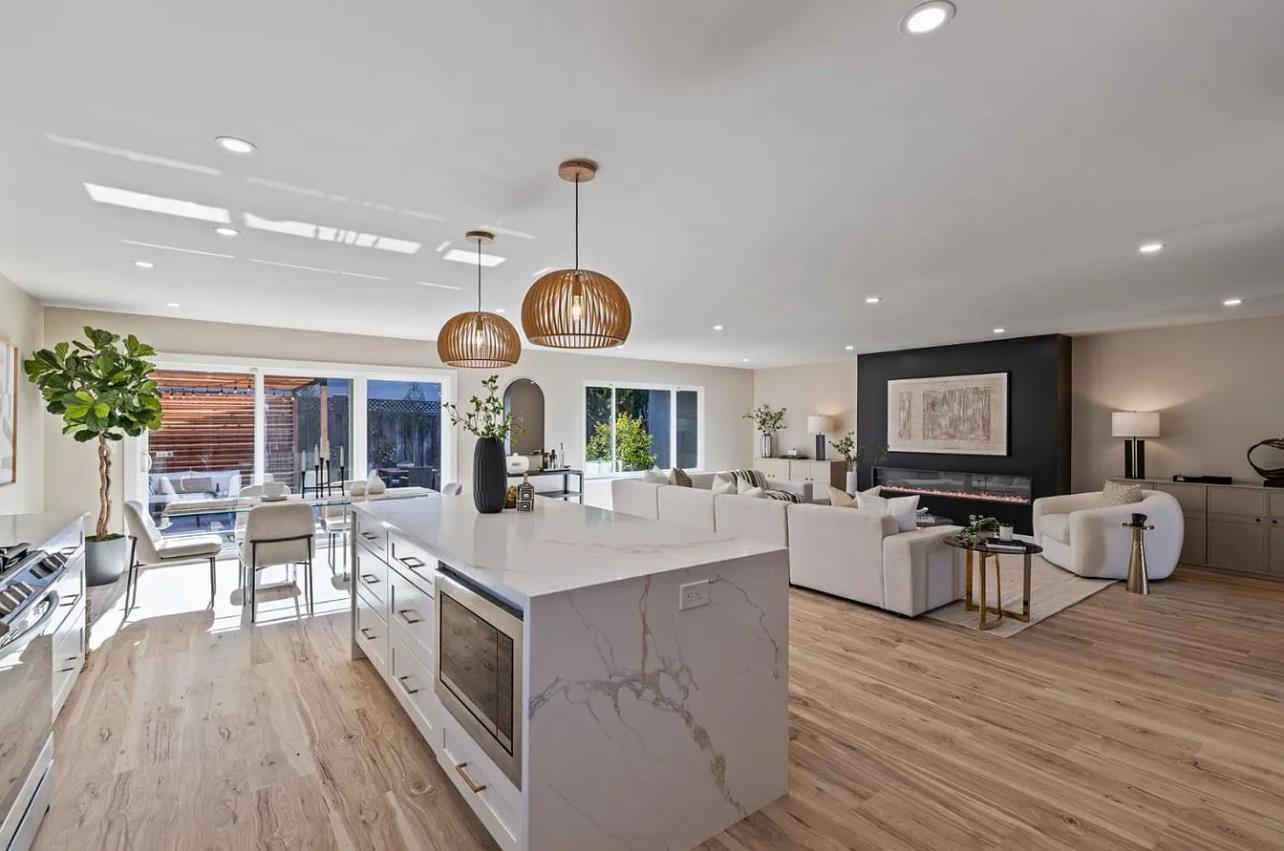 Detail Gallery Image 5 of 28 For 1439 Bittern Dr, Sunnyvale,  CA 94087 - 4 Beds | 2 Baths