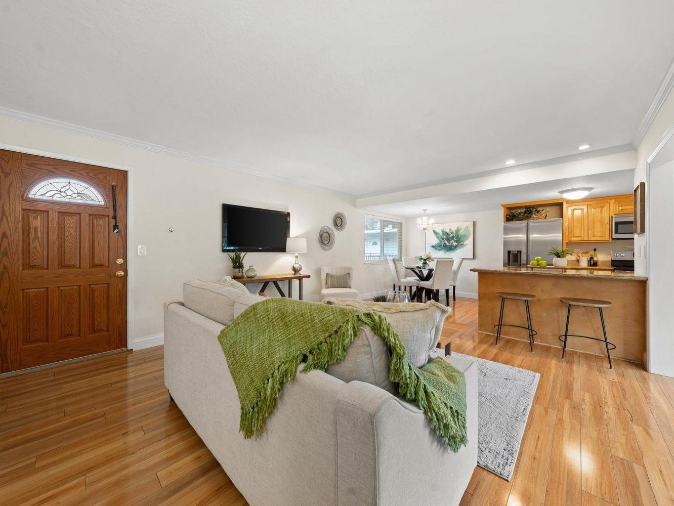 Detail Gallery Image 2 of 21 For 14225 Lora Dr #17,  Los Gatos,  CA 95032 - 2 Beds | 2 Baths