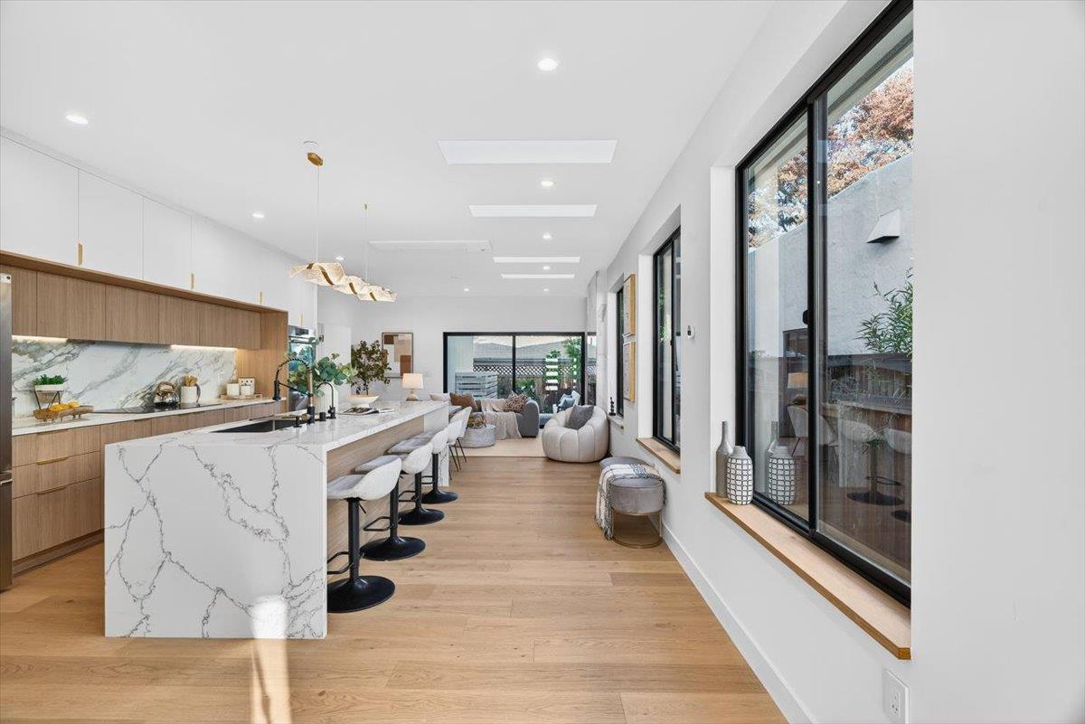 Detail Gallery Image 14 of 67 For 747 W Washington Ave, Sunnyvale,  CA 94086 - 4 Beds | 4/1 Baths