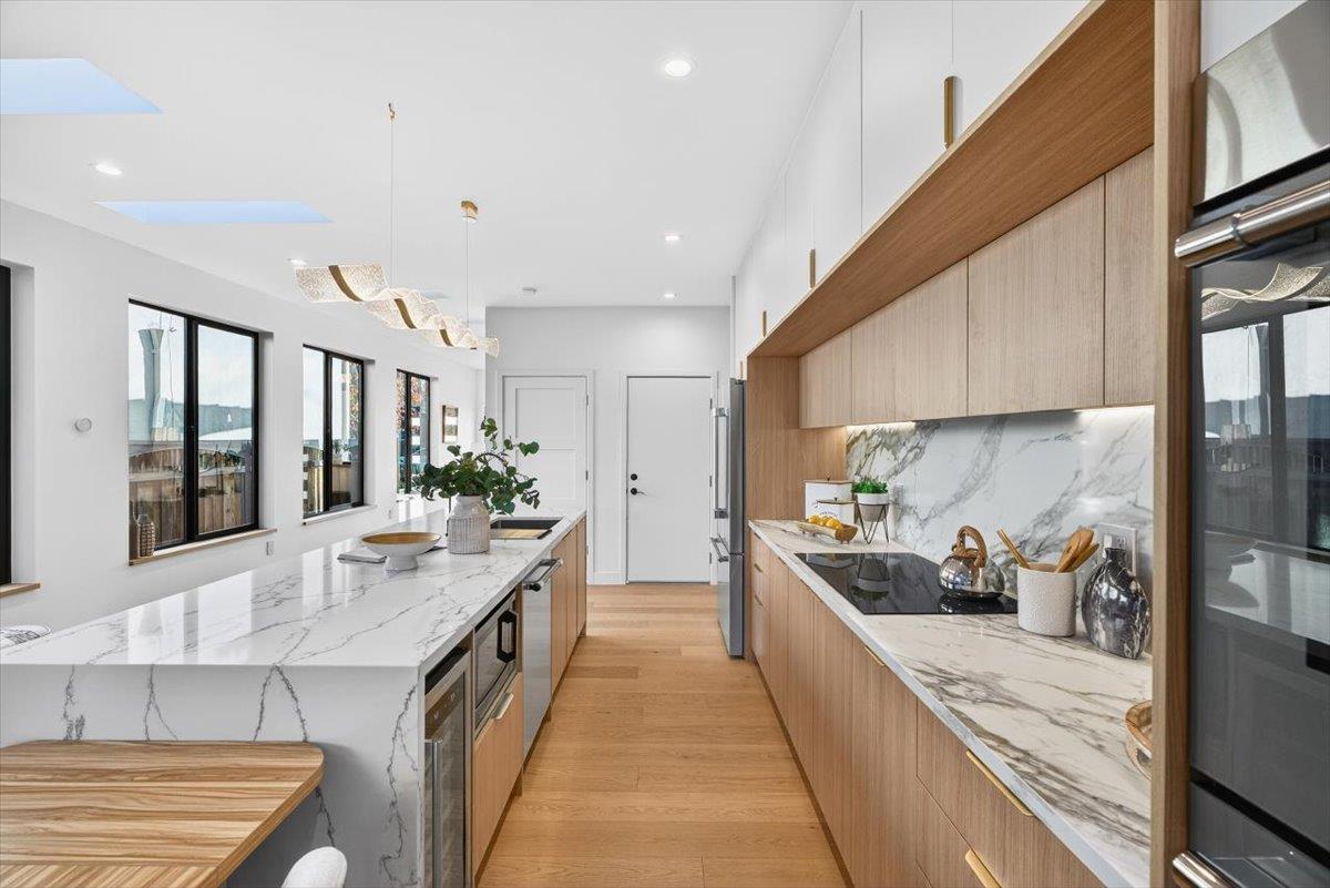 Detail Gallery Image 15 of 67 For 747 W Washington Ave, Sunnyvale,  CA 94086 - 4 Beds | 4/1 Baths