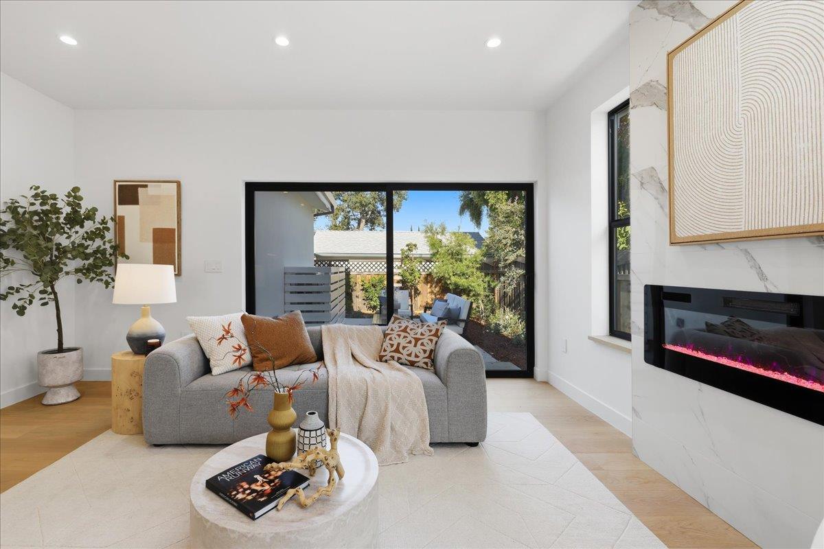 Detail Gallery Image 20 of 67 For 747 W Washington Ave, Sunnyvale,  CA 94086 - 4 Beds | 4/1 Baths