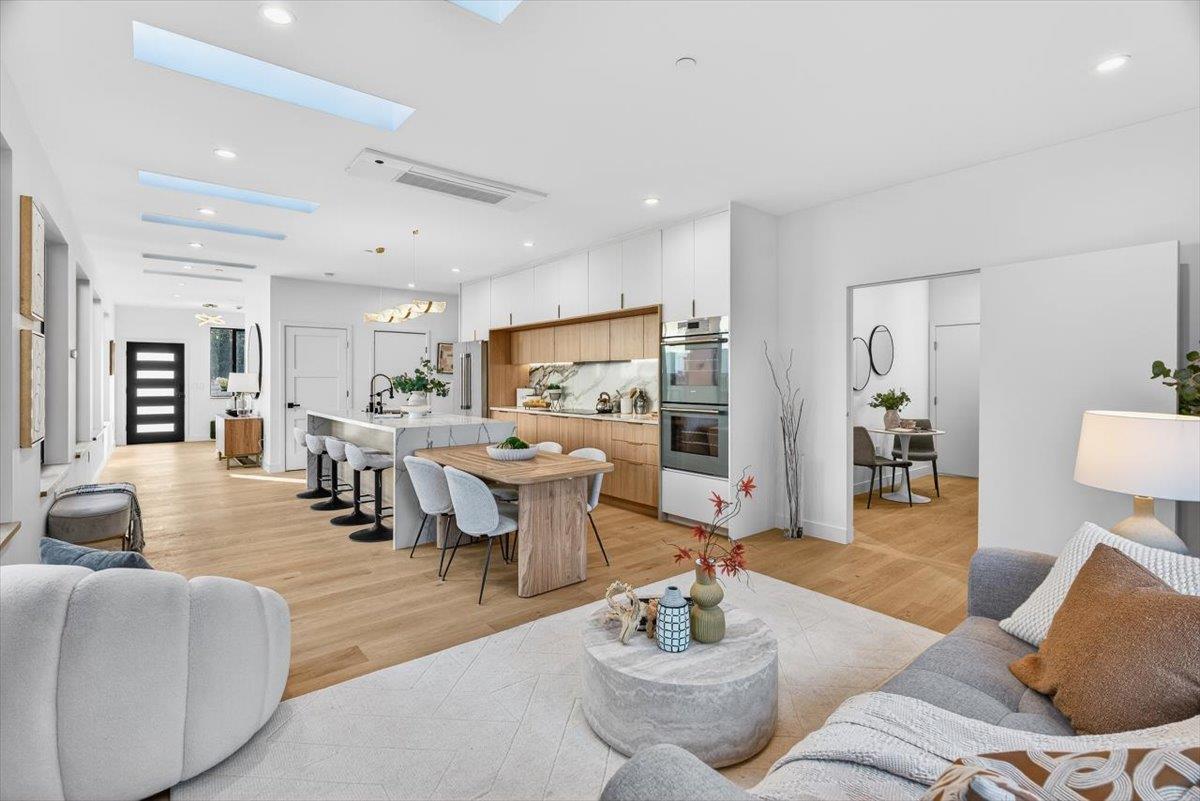 Detail Gallery Image 22 of 67 For 747 W Washington Ave, Sunnyvale,  CA 94086 - 4 Beds | 4/1 Baths