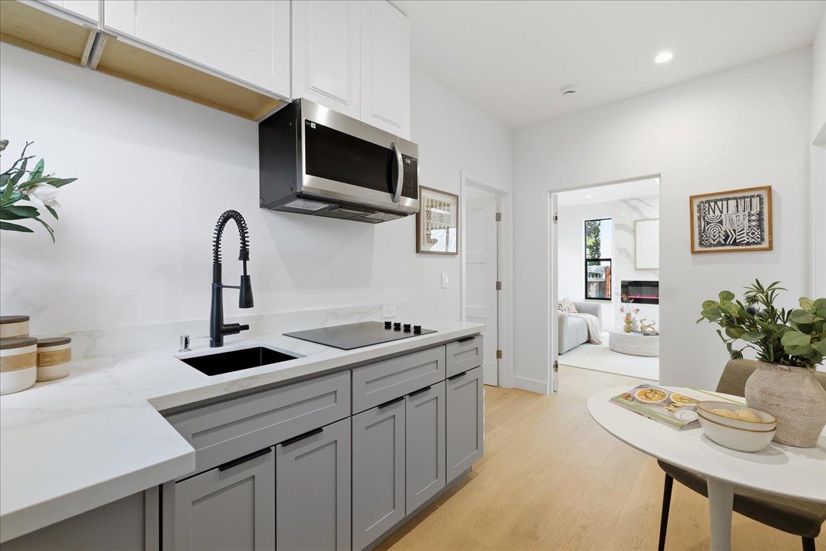 Detail Gallery Image 43 of 67 For 747 W Washington Ave, Sunnyvale,  CA 94086 - 4 Beds | 4/1 Baths