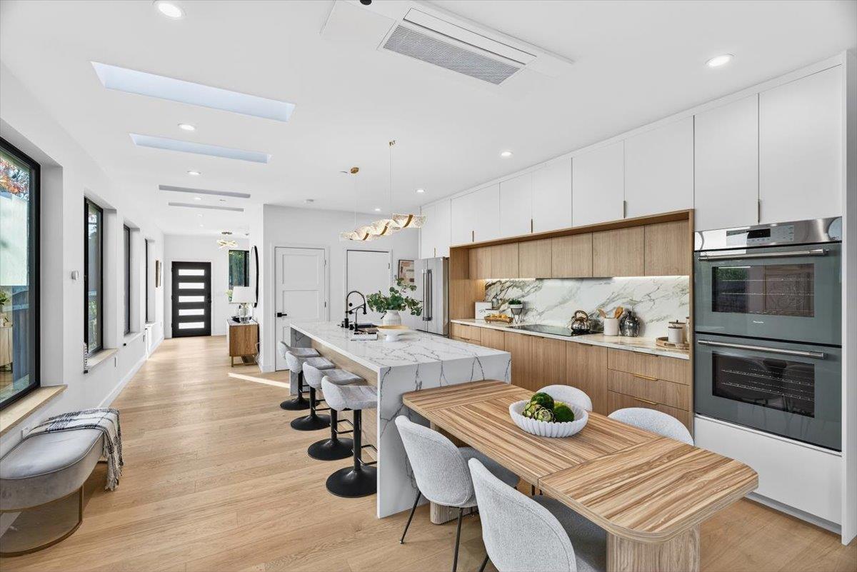 Detail Gallery Image 5 of 67 For 747 W Washington Ave, Sunnyvale,  CA 94086 - 4 Beds | 4/1 Baths