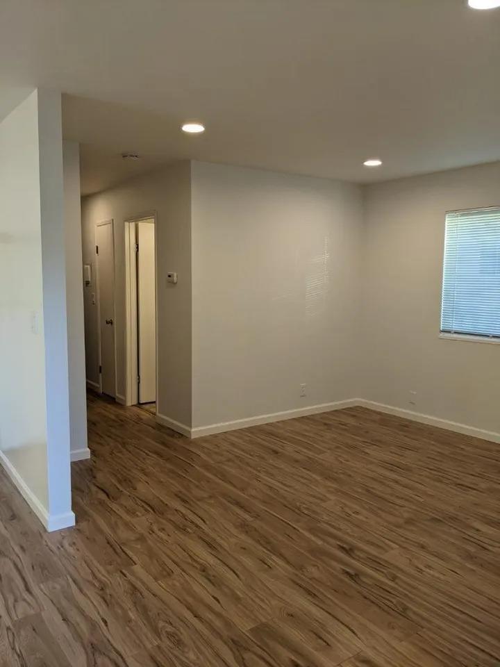 Detail Gallery Image 7 of 21 For 1564 Hollenbeck Ave #3,  Sunnyvale,  CA 94087 - 2 Beds | 1 Baths