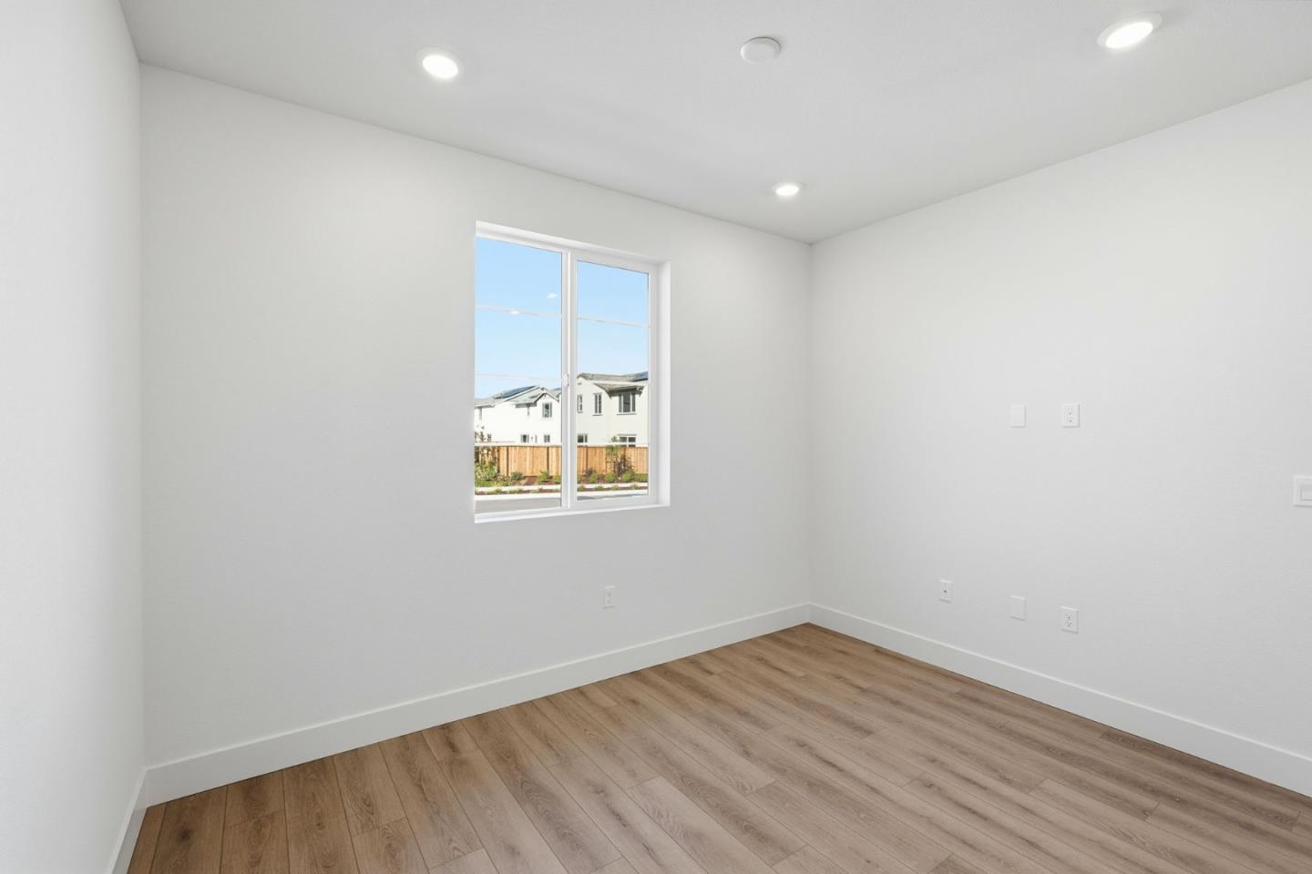 Detail Gallery Image 12 of 27 For 5728 Placer Dr, Tracy,  CA 95377 - 4 Beds | 3/1 Baths