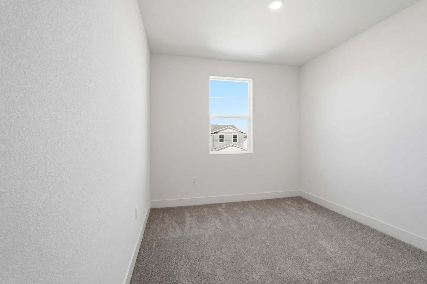 Detail Gallery Image 15 of 27 For 5728 Placer Dr, Tracy,  CA 95377 - 4 Beds | 3/1 Baths