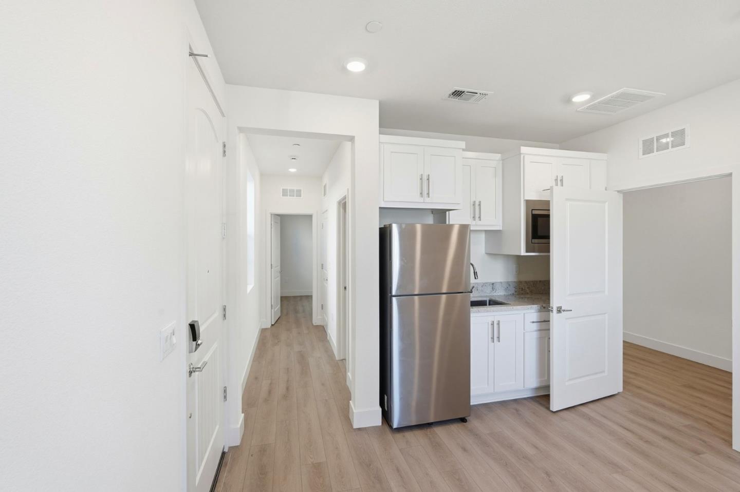 Detail Gallery Image 8 of 27 For 5728 Placer Dr, Tracy,  CA 95377 - 4 Beds | 3/1 Baths