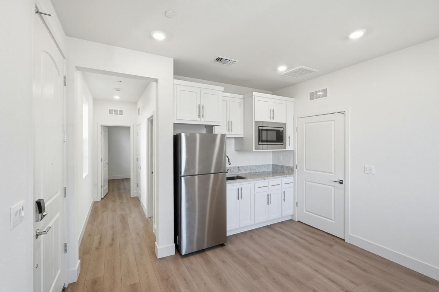 Detail Gallery Image 9 of 27 For 5728 Placer Dr, Tracy,  CA 95377 - 4 Beds | 3/1 Baths