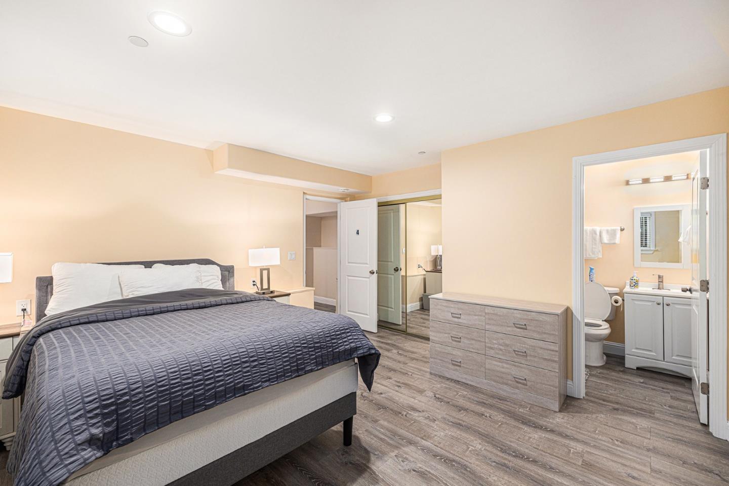 Detail Gallery Image 17 of 25 For 2531 Wallace St, Oakland,  CA 94606 - 4 Beds | 4 Baths