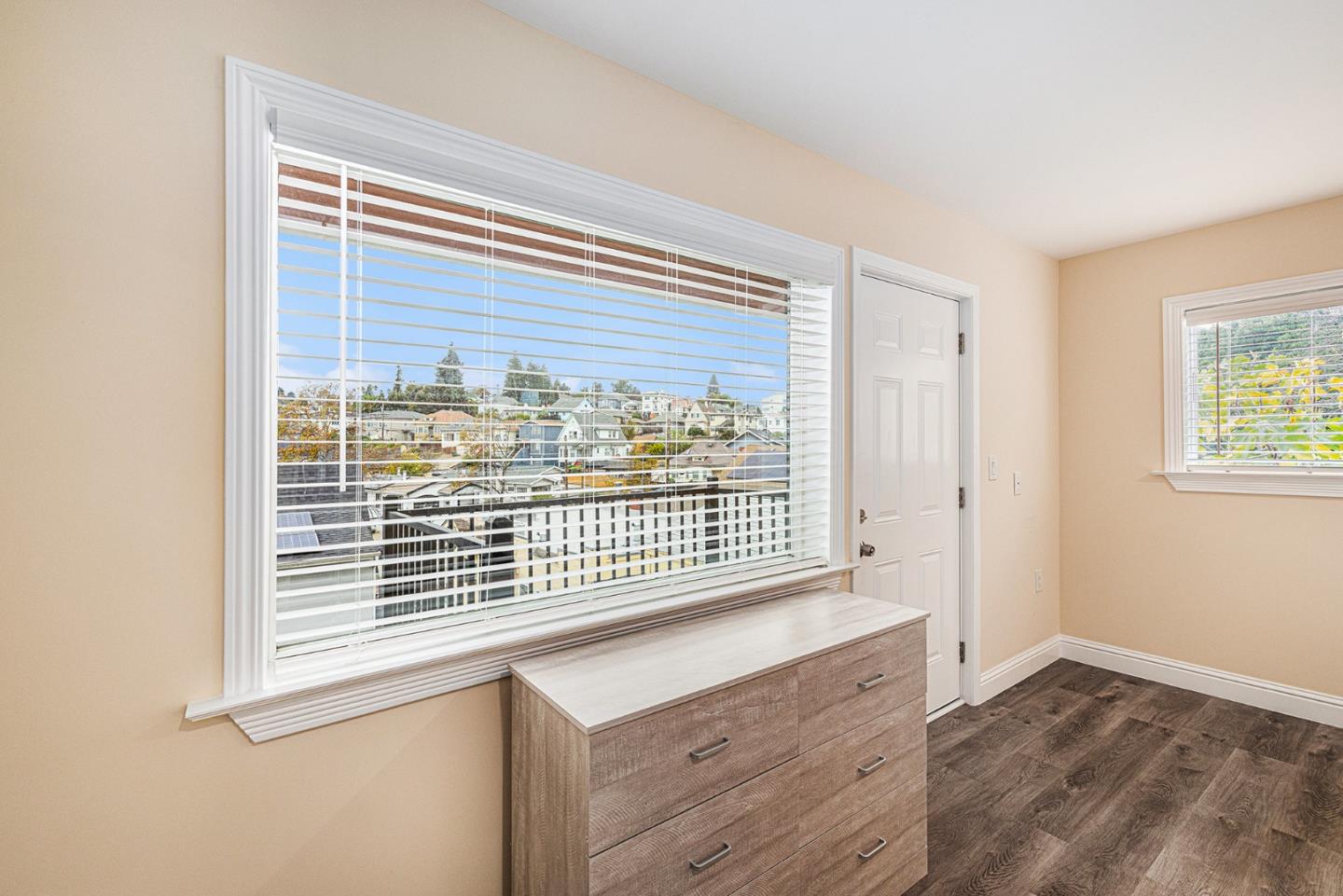 Detail Gallery Image 19 of 25 For 2531 Wallace St, Oakland,  CA 94606 - 4 Beds | 4 Baths