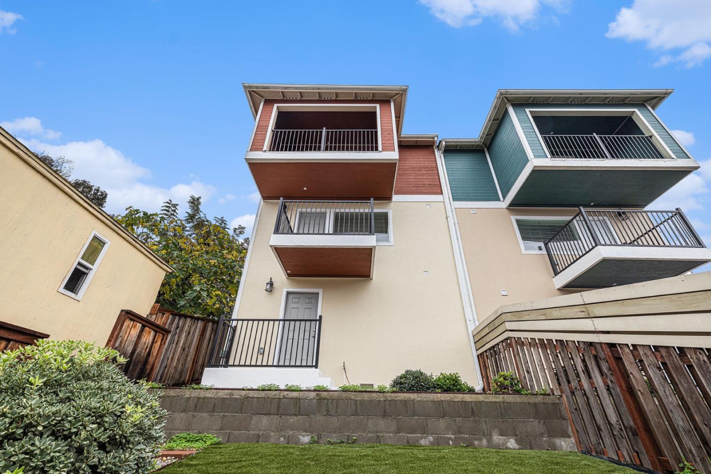 Detail Gallery Image 24 of 25 For 2531 Wallace St, Oakland,  CA 94606 - 4 Beds | 4 Baths