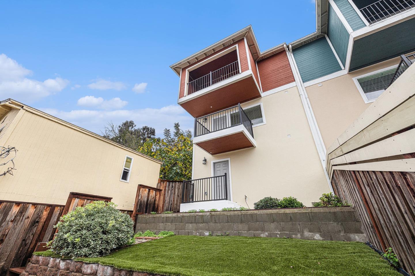 Detail Gallery Image 25 of 25 For 2531 Wallace St, Oakland,  CA 94606 - 4 Beds | 4 Baths