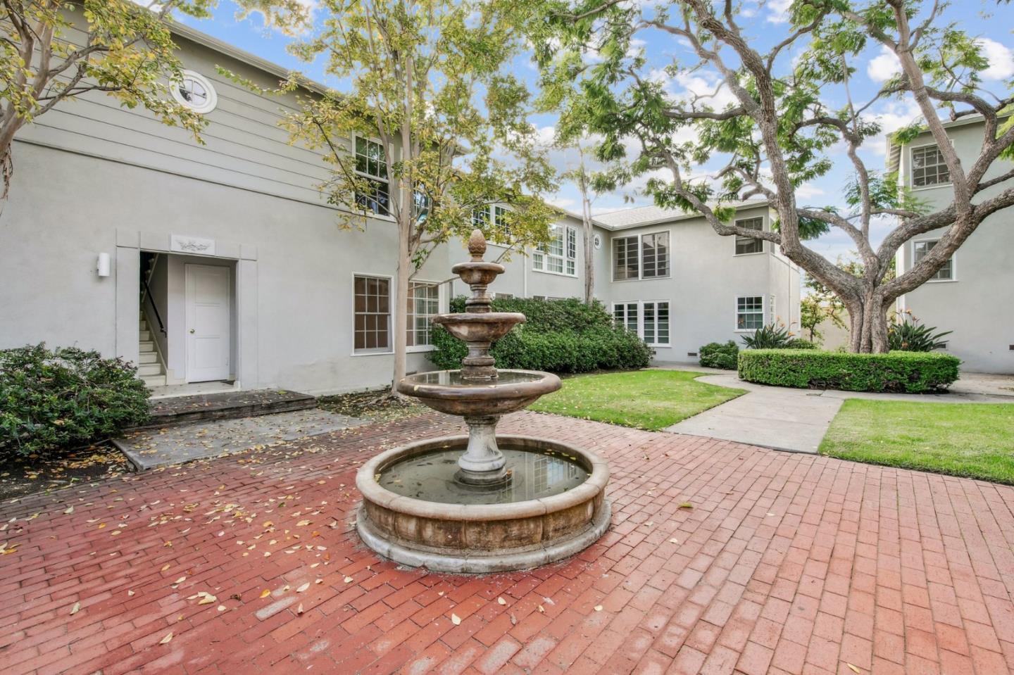 Detail Gallery Image 1 of 15 For 1032 19th St #2,  Santa Monica,  CA 90403 - 1 Beds | 1 Baths