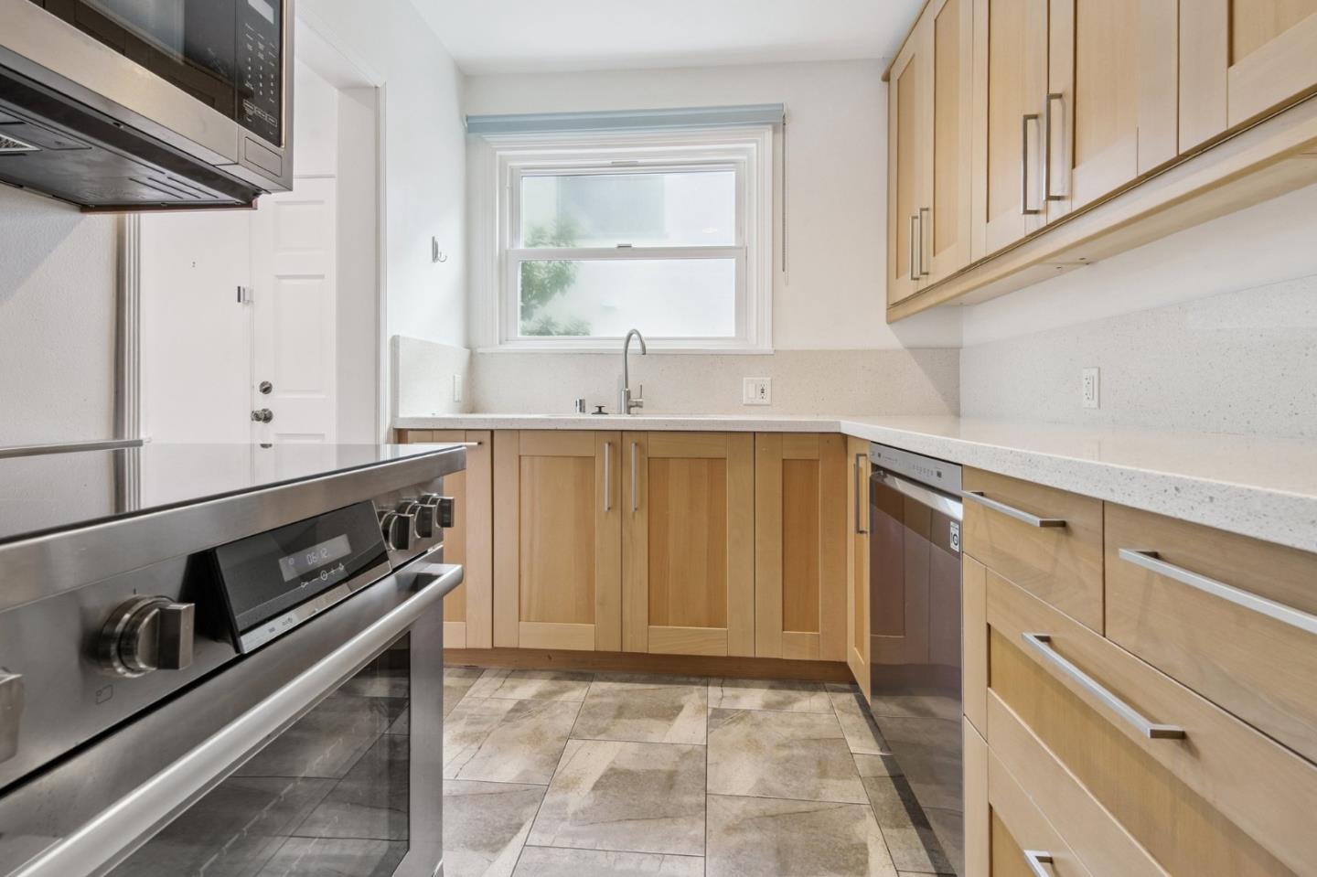 Detail Gallery Image 14 of 15 For 1032 19th St #2,  Santa Monica,  CA 90403 - 1 Beds | 1 Baths